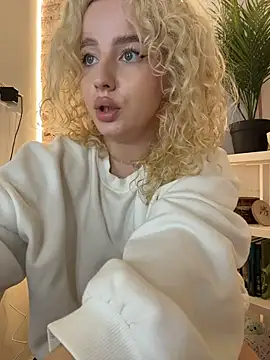 CurlyDaisy Chat XXX in diretta