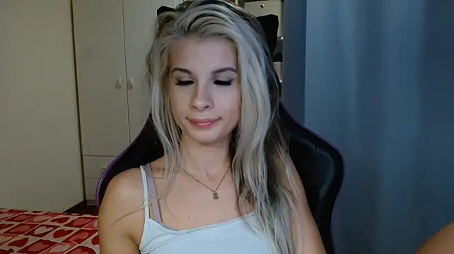 KristineGlow Live XXX-chat