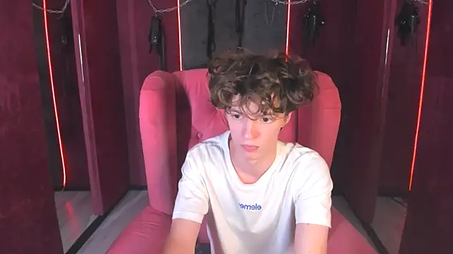LukeSweet XXX чат на живо