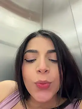 ArieliciousXXX 라이브 XXX 채팅