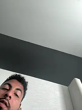 AndrewBigPolla's Live XXX Chat