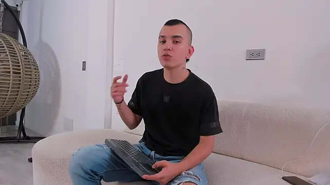 Rowan__cley webcam show