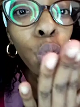 Chat +18 de SexyPlum99 ao vivo