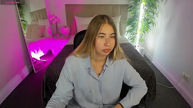 Elaria_'s Live XXX Chat