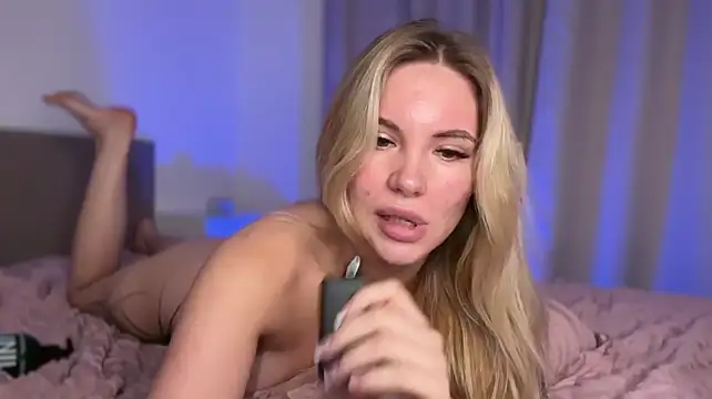 XXX chat uživo modela PinkNoir