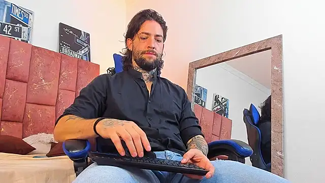 ALPHA_MASTER1 – Naživo XXX chat