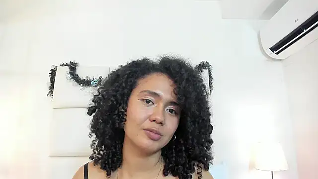 Kiraspell Adlı Modelin Canlı XXX Sohbeti