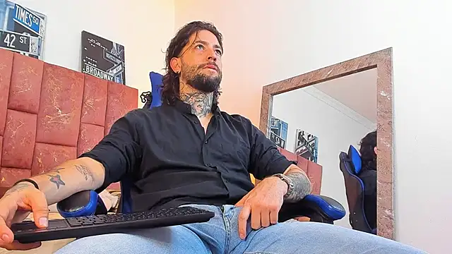 ALPHA_MASTER1 – Naživo XXX chat
