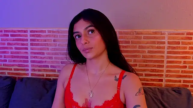 lilith_petit_ live XXX chat