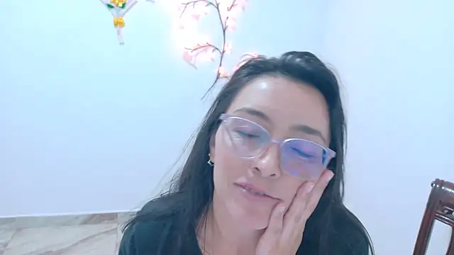 Chat +18 de Ma_Alcazar ao vivo