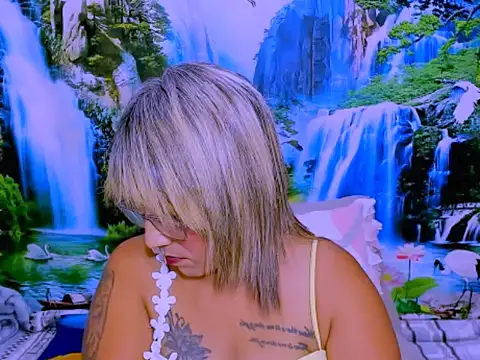 Chat XXX en directo de indianroxy