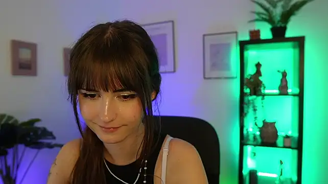 Živý XXX chat Ella_Young