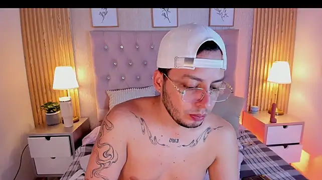 Jonath_1 Adlı Modelin Canlı XXX Sohbeti