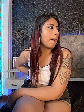 Chatroom XXX en direct de Valentina_Rosee_LS