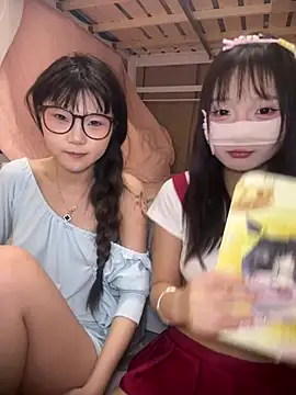 Rocket-Girl's Live XXX Chat