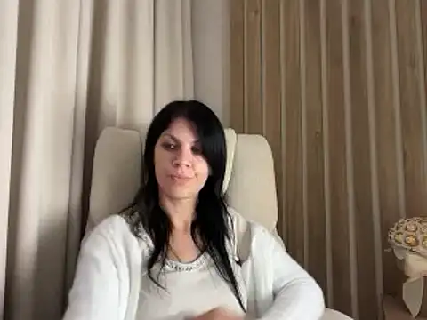 צ'אט XXX בשידור חי של InjaAtHome