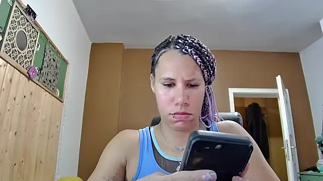 AaliyahHarris Chat XXX in diretta