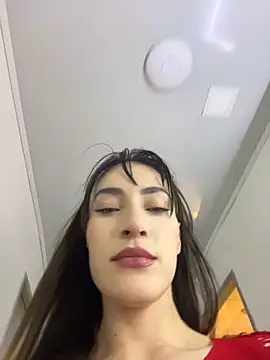 IAmNobodyXXX Adlı Modelin Canlı XXX Sohbeti