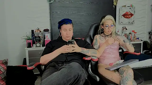 XXX chat uživo modela inkedsinners_