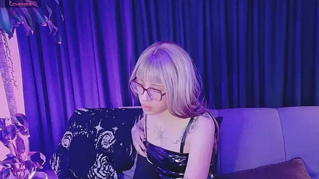amimodee live XXX chat