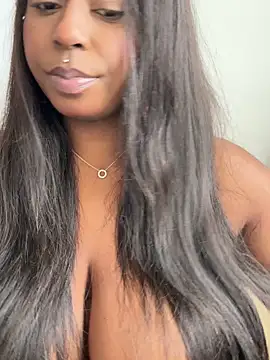 Chat +18 de Afroditeeinefavel ao vivo