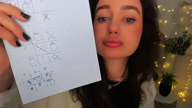 MiracleCurly Adlı Modelin Canlı XXX Sohbeti