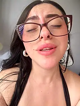 Wkatte Adlı Modelin Canlı XXX Sohbeti