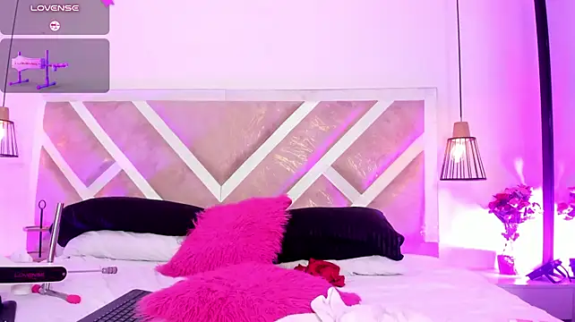 ZiaCalifa's Live XXX Chat