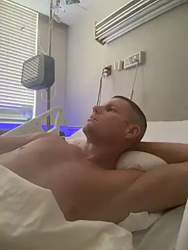 JockNThirsty: διαδικτυακό σόου στην κάμερα