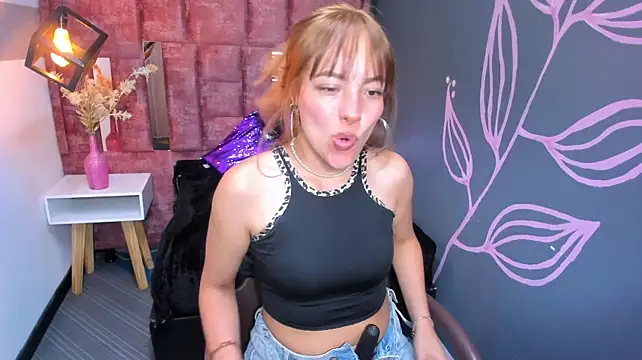 แชท XXX สดของ LIA__MILLER_