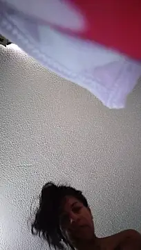 Tiphanydirty3 Adlı Modelin Canlı XXX Sohbeti