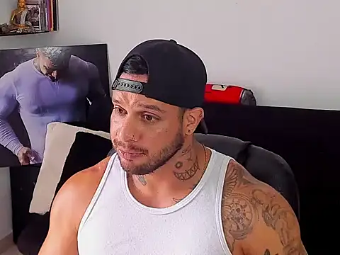 MarckMathews Show in webcam