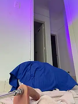צ'אט XXX בשידור חי של Aliceroys__