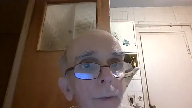 mariusica1@xh live XXX chat