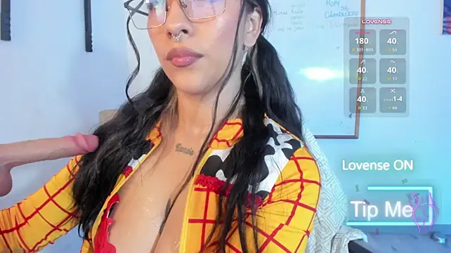 karlavittar Adlı Modelin Canlı XXX Sohbeti