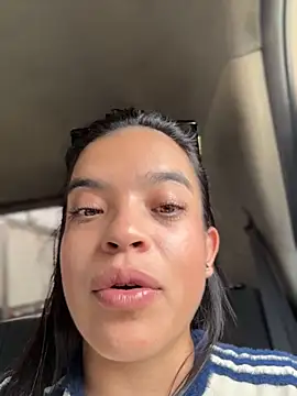 Chat +18 de JuanitaMore01 ao vivo