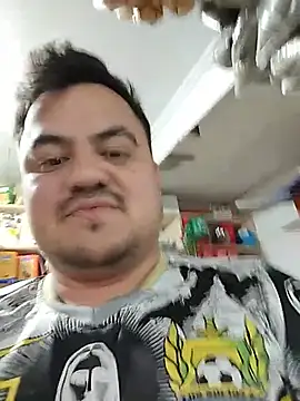 MrcockB Show in webcam
