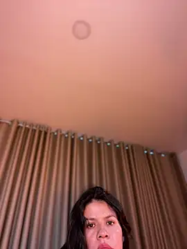 Aliinak 라이브 XXX 채팅