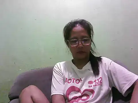 Chat XXX en directo de HotLadyPinay32