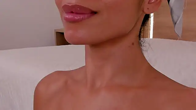 naia_cox Adlı Modelin Canlı XXX Sohbeti