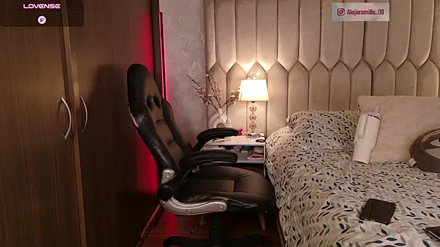 AleJaramillo_ XXX чат на живо