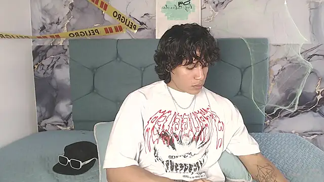 Chatroom XXX en direct de MaximilianRoth