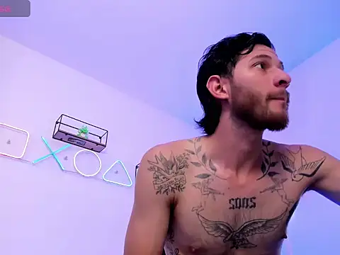 Adrian_Rouse live XXX chat