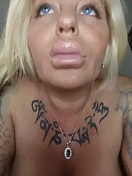 MiaMooly Live XXX-chat