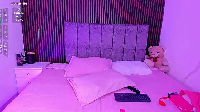 CarolineFyreのライブXXXチャット