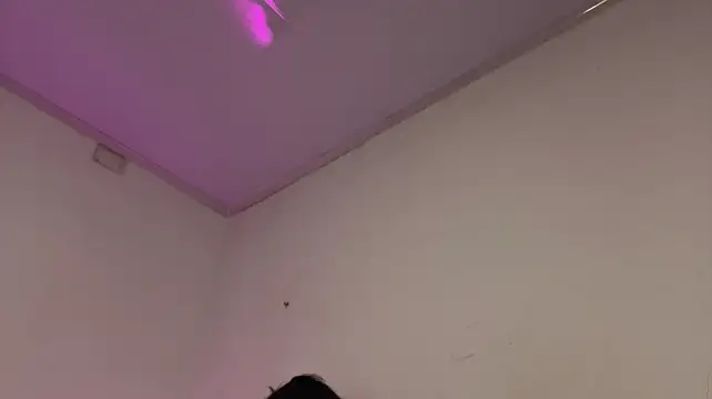 Sweet_hot_mia's Webcam Show
