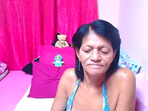 Chat +18 de sluttyrox ao vivo