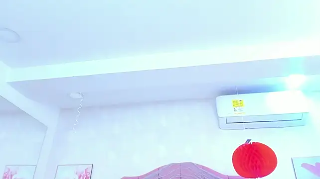 ThyaraJhons' Live XXX Chat