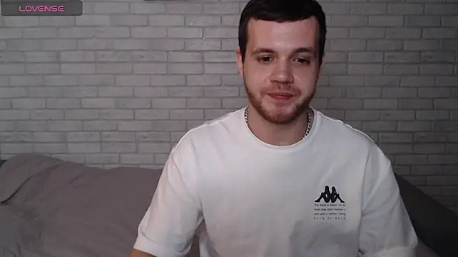 Chat +18 de Alexxx_horny ao vivo