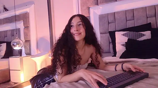 MaddieCrow Live XXX-Chat